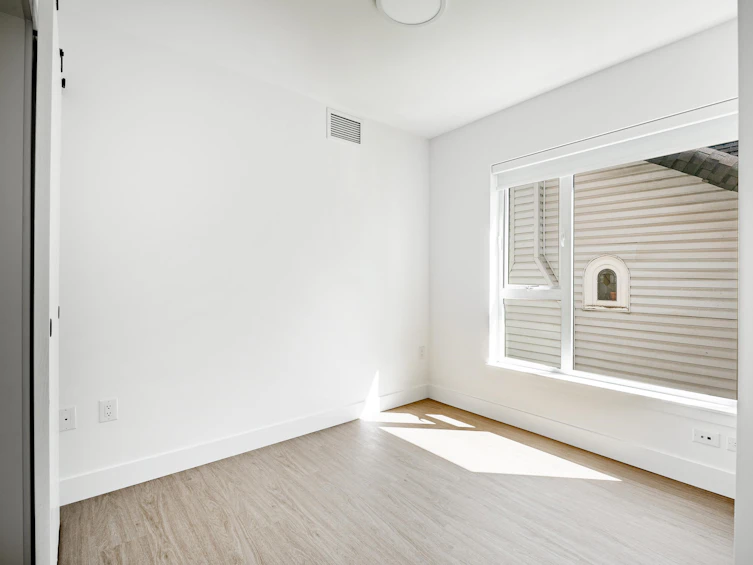 203-2235 East Broadway, Vancouver, BC, V5N 1W8 - 13