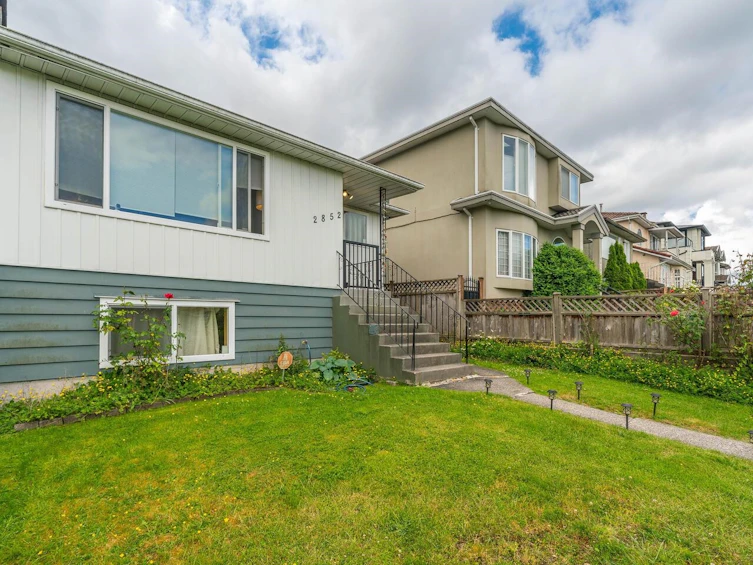2852 East 23rd Avenue, Vancouver, BC, V5R 1B1 - 24
