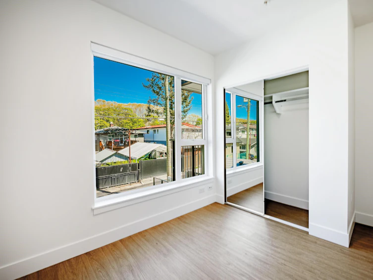 210-2235 East Broadway, Vancouver, BC, V5N 1W8 - 2