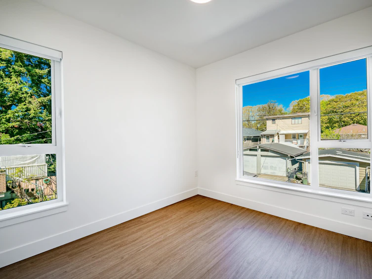 210-2235 East Broadway, Vancouver, BC, V5N 1W8 - 3