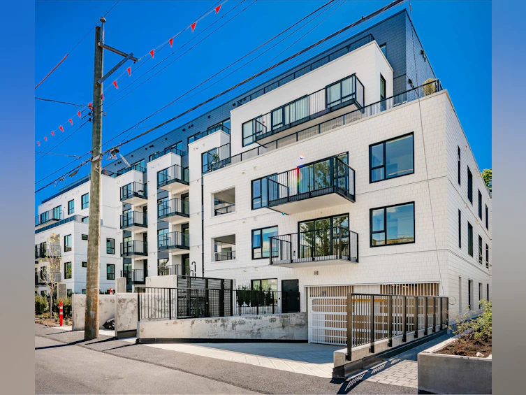 202-2235 East Broadway, Vancouver, BC, V5N 1W8 - 6