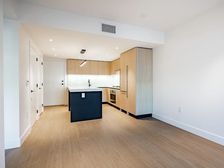 108-2235 E Broadway, Vancouver, BC, V5N 1W8 - 4