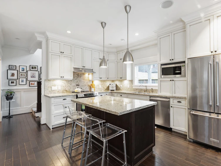 310 West 14 Street, North Vancouver, BC, V7M 1P6 - 8