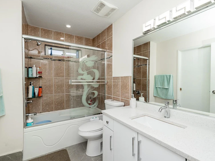 13236 66a Avenue, Surrey, BC, V3W 8E3 - 15