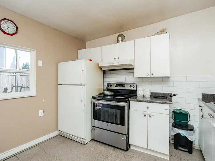 13236 66a Avenue, Surrey, BC, V3W 8E3 - 17
