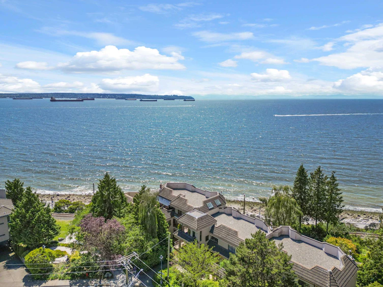 302-101 22nd Street, West Vancouver, BC, V7V 4B8