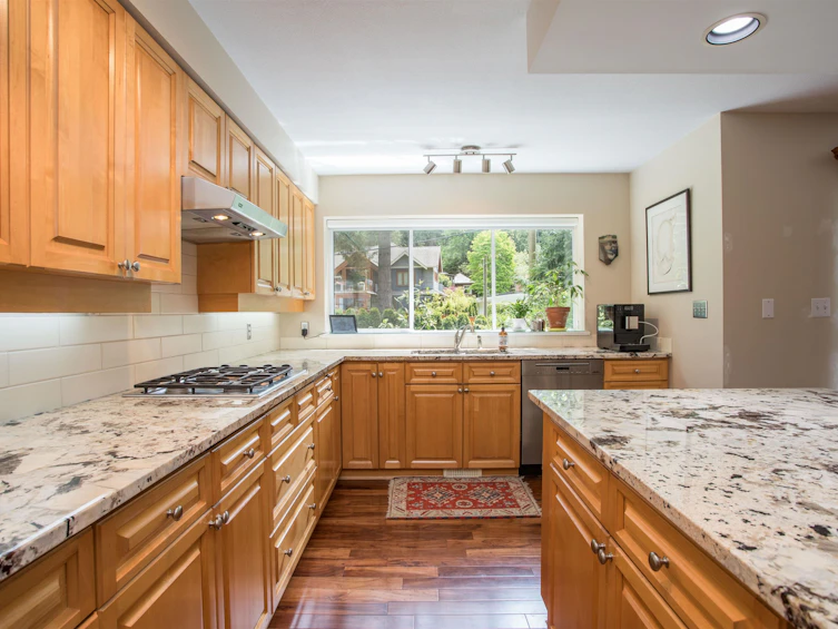 6783 Dufferin Avenue, West Vancouver, BC, V7W 2K3 - 6