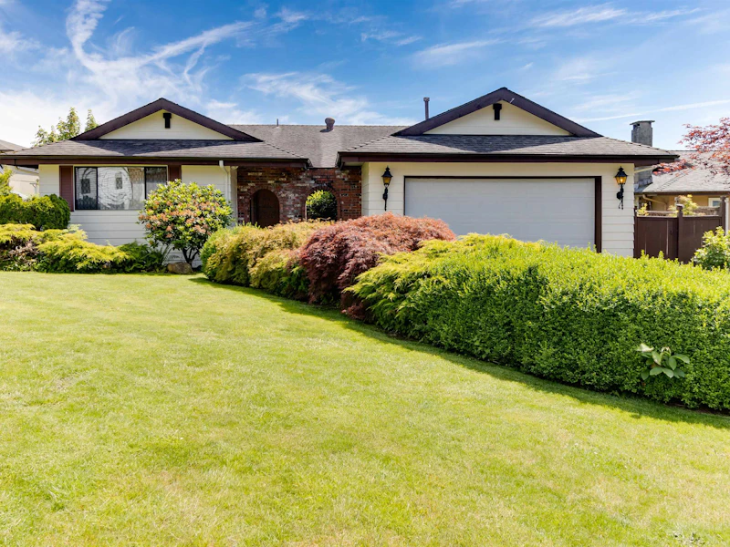 5532 Cedardale Court, Burnaby BC V5B 2B8