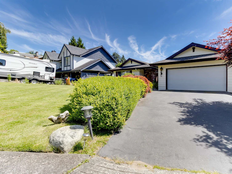 5532 Cedardale Court, Burnaby, BC, V5B 2B8 - 3