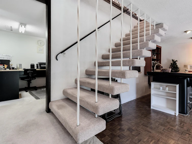5532 Cedardale Court, Burnaby, BC, V5B 2B8 - 23