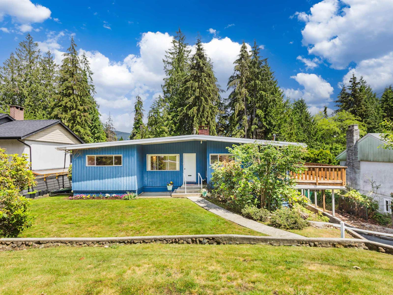 2224 Greylynn Crescent, North Vancouver BC V7J 2X8