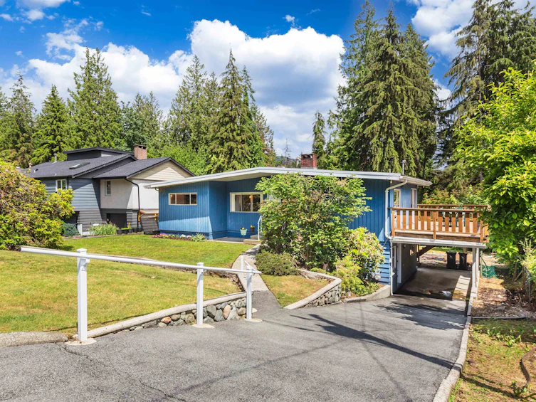 2224 Greylynn Crescent, North Vancouver, BC, V7J 2X8 - 2