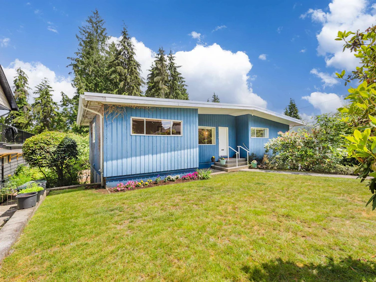 2224 Greylynn Crescent, North Vancouver, BC, V7J 2X8 - 3