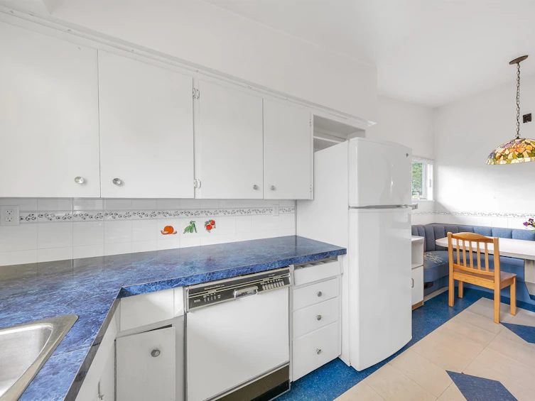 2224 Greylynn Crescent, North Vancouver, BC, V7J 2X8 - 10