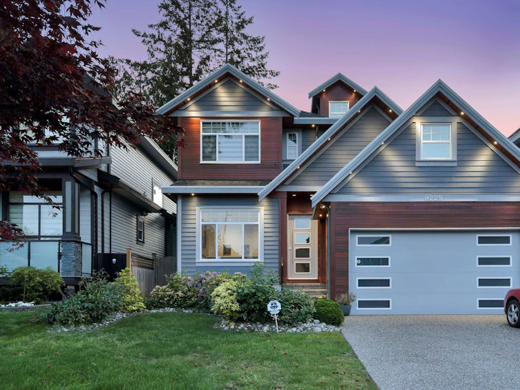 9225 159a Street, Surrey, BC, V4N 6N1