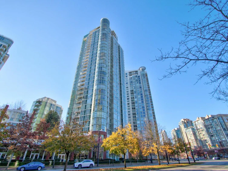 2705-193 Aquarius Mews, Vancouver, BC, V6Z 2Z2