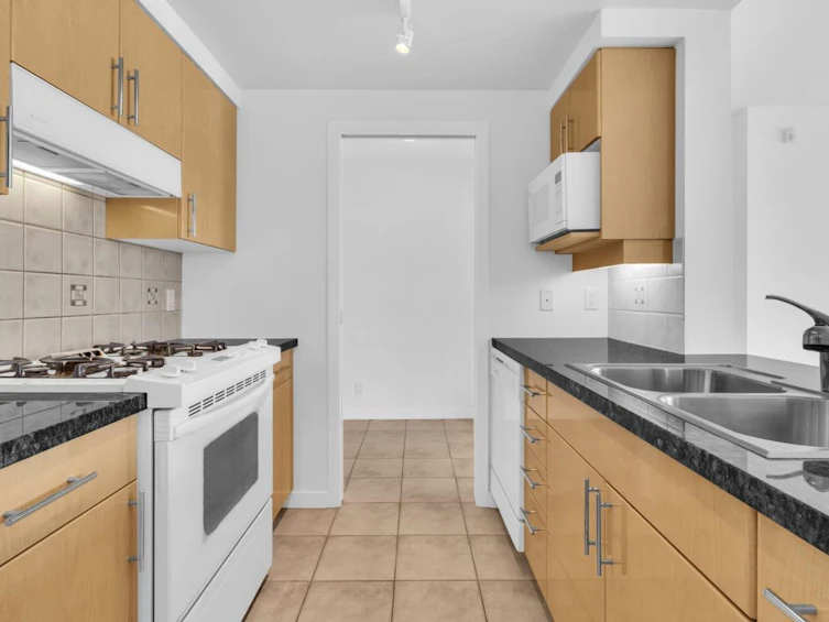 2705-193 Aquarius Mews, Vancouver, BC, V6Z 2Z2 - 7
