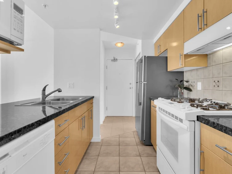 2705-193 Aquarius Mews, Vancouver, BC, V6Z 2Z2 - 8