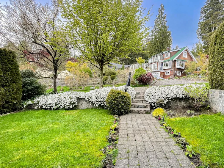 311 East 28th Street, North Vancouver, BC, V7N 1C3 - 2
