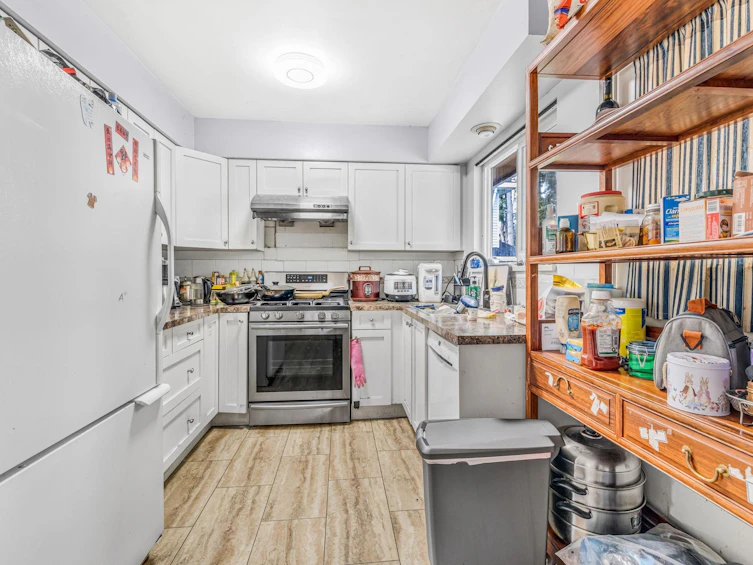 8942 112 Street, Delta, BC, V4C 4X4 - 2