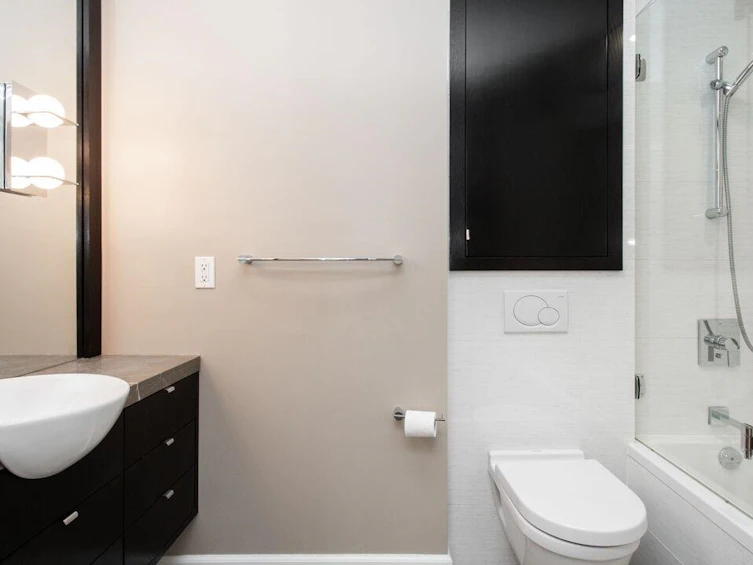 301-2365 W 3rd Avenue, Vancouver, BC, V6K 1L6 - 18