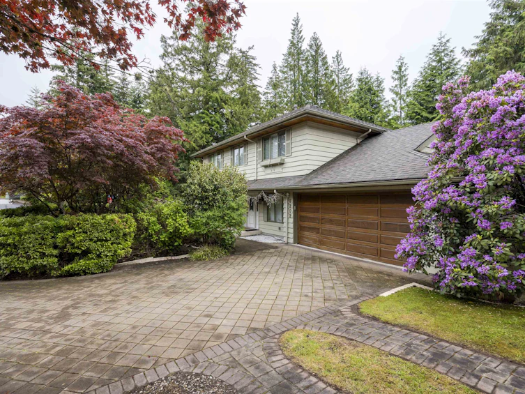 5202 Sprucefeild Road, West Vancouver, BC, V7W 2X6 - 2