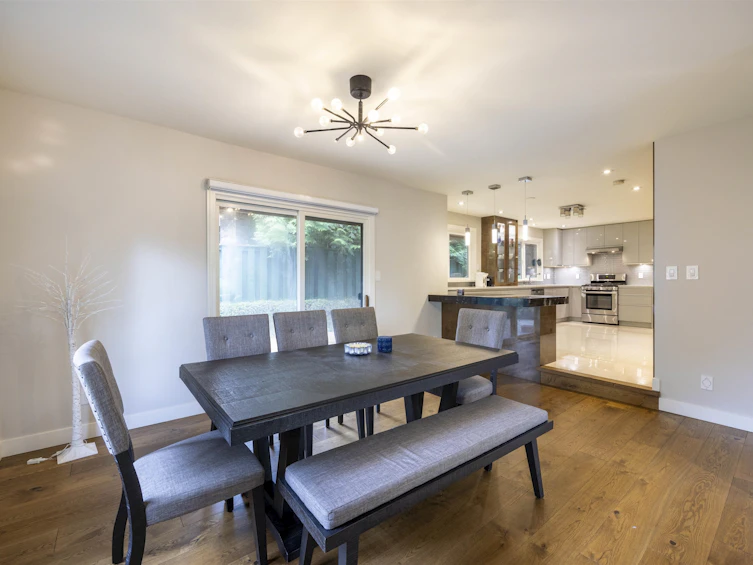 5202 Sprucefeild Road, West Vancouver, BC, V7W 2X6 - 11