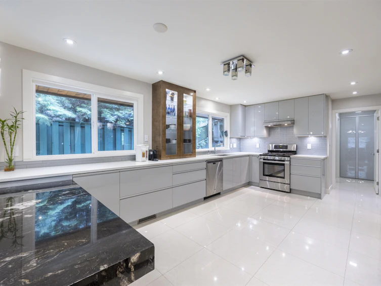 5202 Sprucefeild Road, West Vancouver, BC, V7W 2X6 - 12