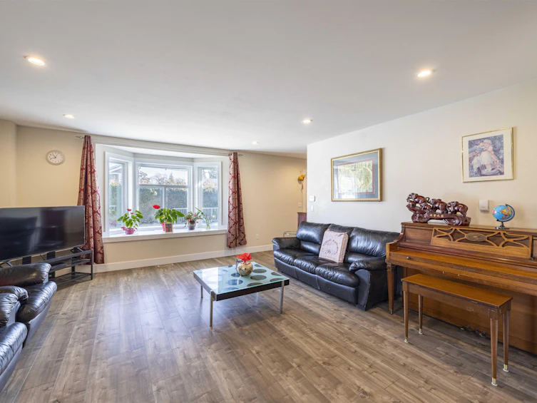 7535 Burgess Street, Burnaby, BC, V3N 3H9 - 6