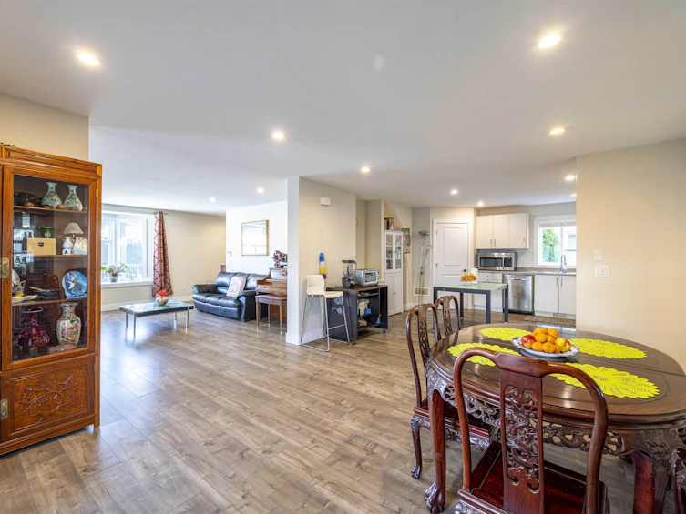 7535 Burgess Street, Burnaby, BC, V3N 3H9 - 8