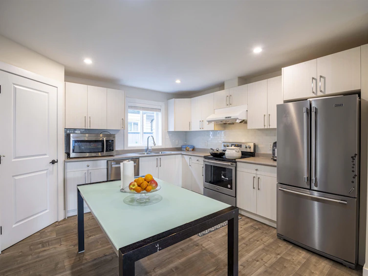 7535 Burgess Street, Burnaby, BC, V3N 3H9 - 10