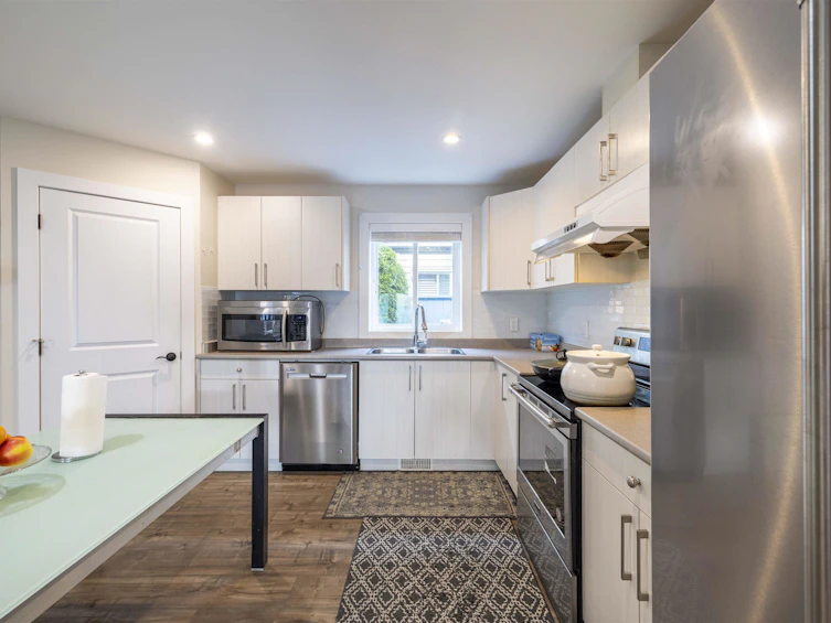 7535 Burgess Street, Burnaby, BC, V3N 3H9 - 11