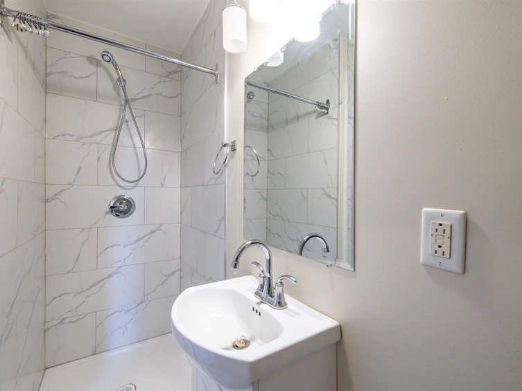 7535 Burgess Street, Burnaby, BC, V3N 3H9 - 13