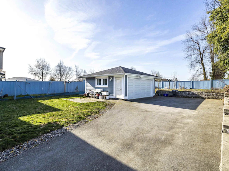 7535 Burgess Street, Burnaby, BC, V3N 3H9 - 25