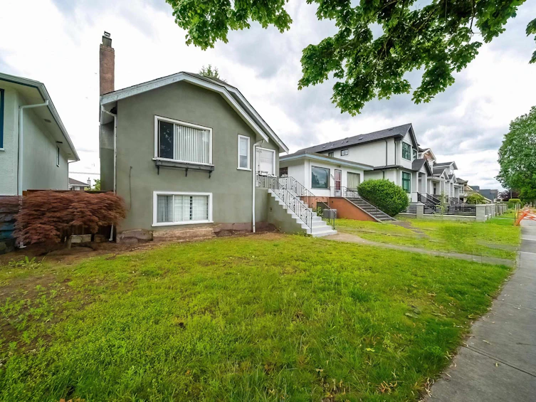 4230 Pender Street, Burnaby, BC, V5C 2M3 - 2