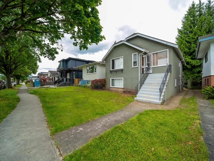 4230 Pender Street, Burnaby, BC, V5C 2M3 - 3