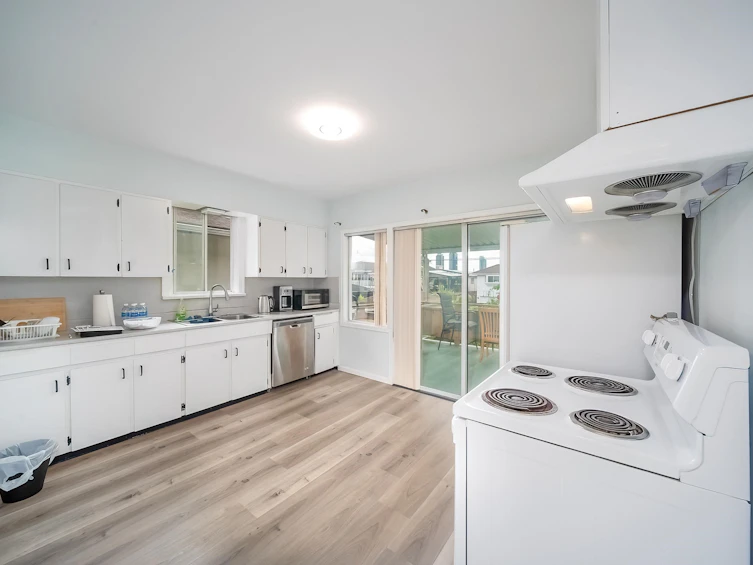 4230 Pender Street, Burnaby, BC, V5C 2M3 - 10