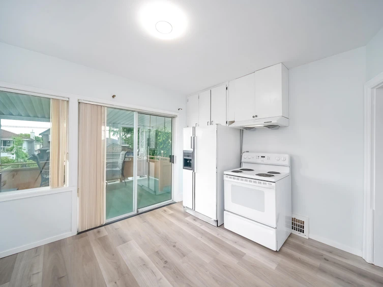 4230 Pender Street, Burnaby, BC, V5C 2M3 - 11