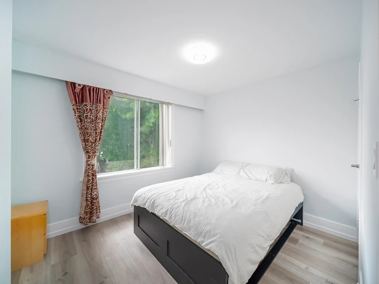 4230 Pender Street, Burnaby, BC, V5C 2M3 - 13
