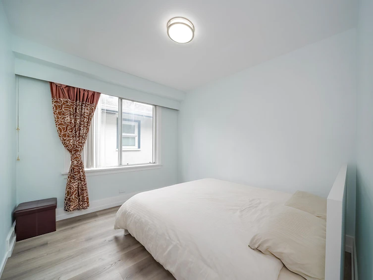 4230 Pender Street, Burnaby, BC, V5C 2M3 - 14