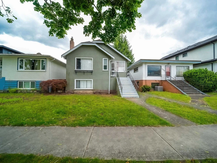 4230 Pender Street, Burnaby, BC, V5C 2M3