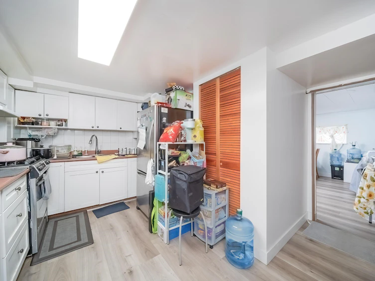 4230 Pender Street, Burnaby, BC, V5C 2M3 - 17