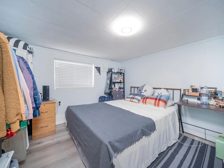 4230 Pender Street, Burnaby, BC, V5C 2M3 - 19