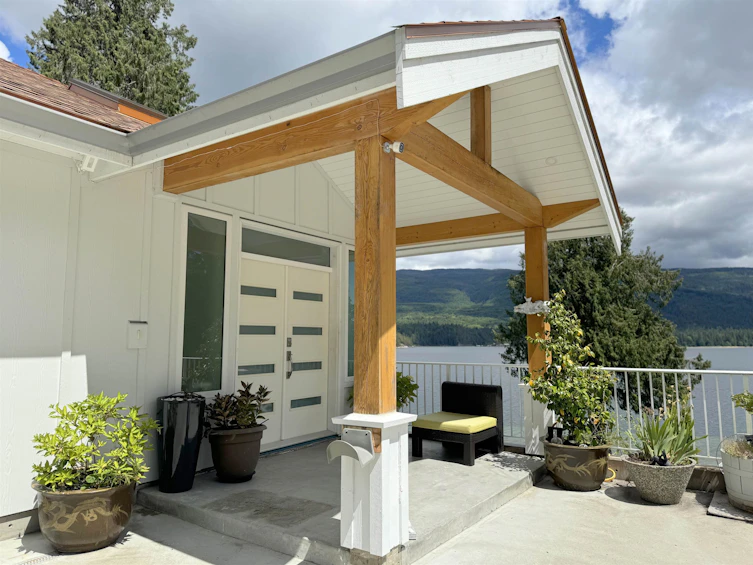 6406 North Gale Avenue, Sechelt, BC, V7Z 0L1 - 2