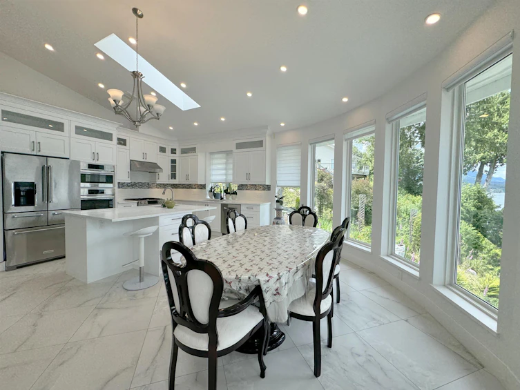 6406 North Gale Avenue, Sechelt, BC, V7Z 0L1 - 10