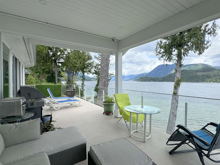 6406 North Gale Avenue, Sechelt, BC, V7Z 0L1 - 16
