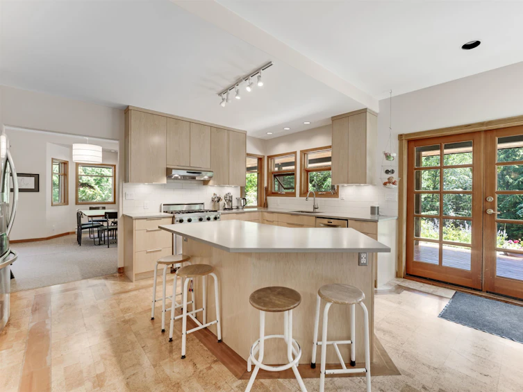 750 Cates Hill Road, Bowen Island, BC, V0N 1G2 - 16