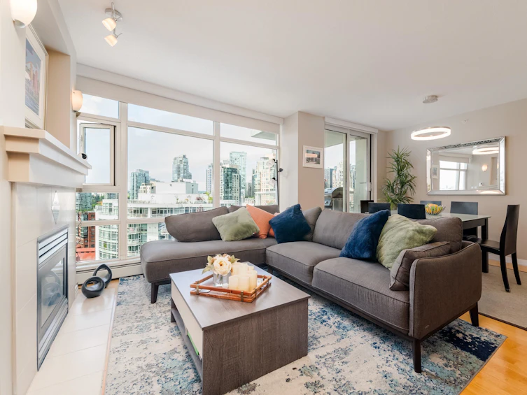 1908-198 Aquarius Mews, Vancouver, BC, V6Z 2Y4 - 4