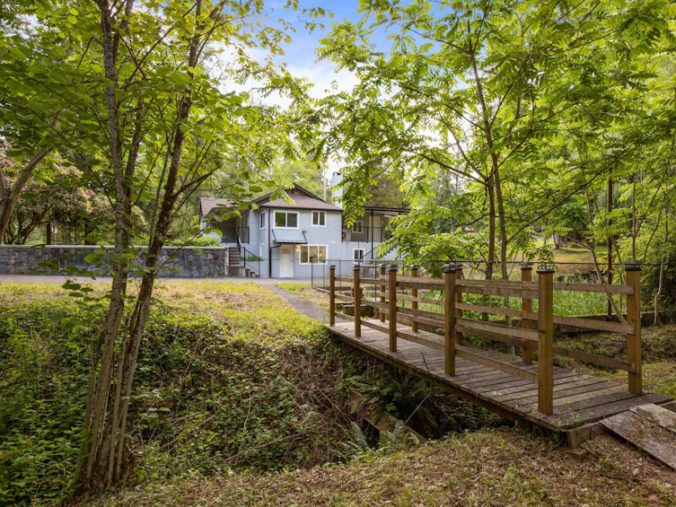 27601 104 Avenue, Maple Ridge, BC, V2W 1M6 - 27