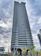 2905 4720 Lougheed Highway